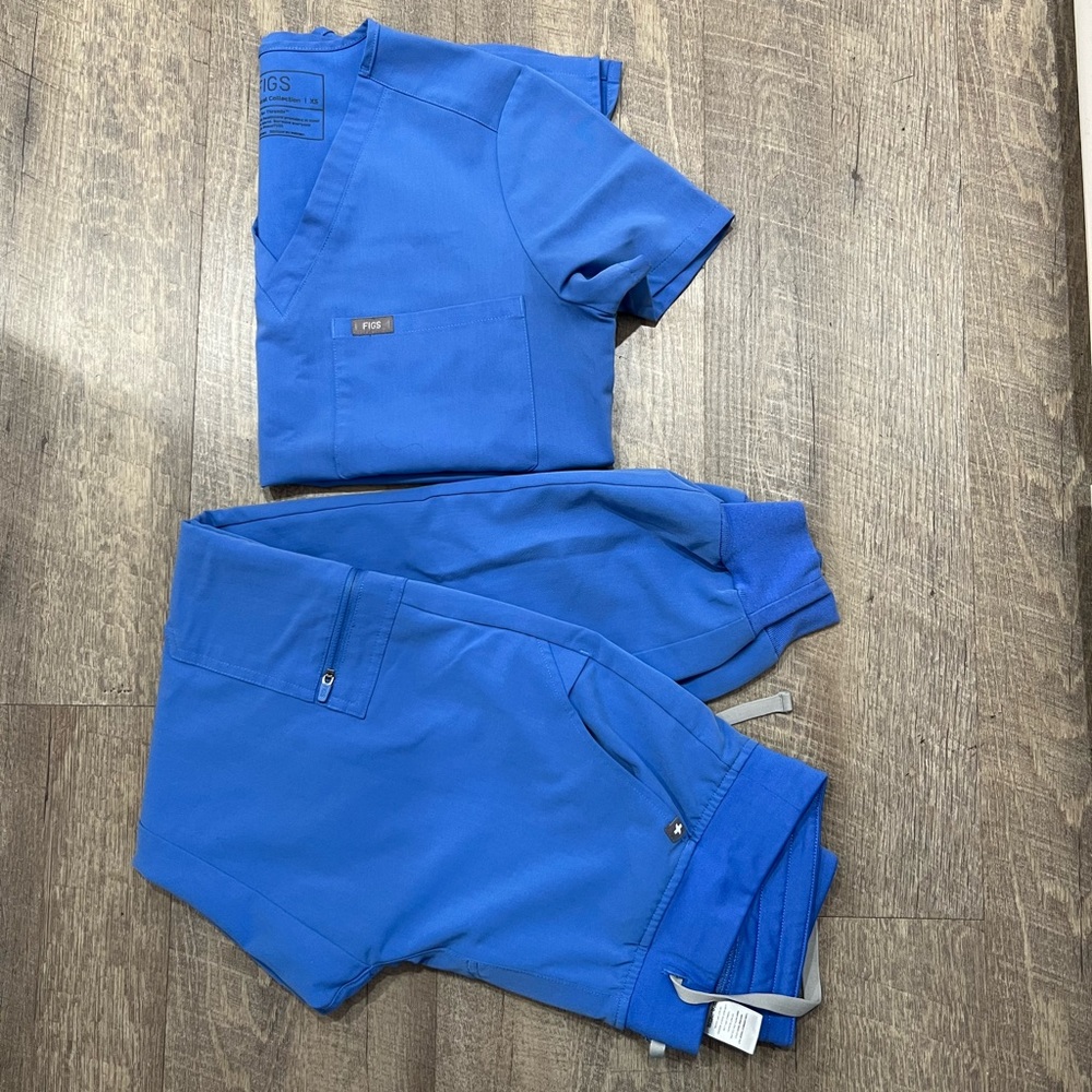 XS Figs Scrubs